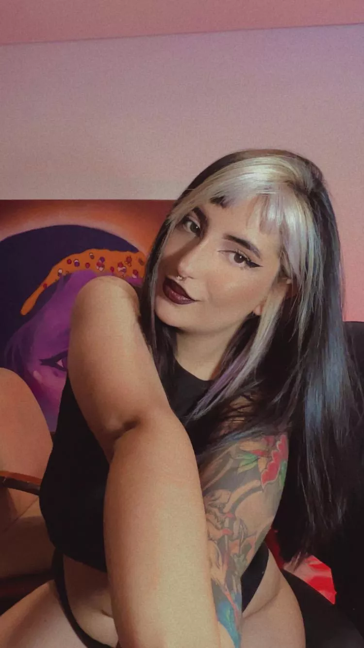 I am here to offer you the different adventure that you have been waiting for, of course, you will have the usual things of a relationship but with more excitement, I am an open-minded girl, do not hesitate to let out everything you want.