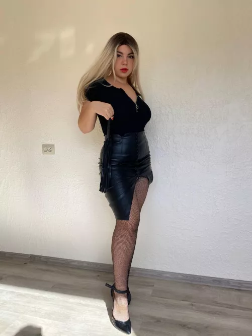 I hope you have a strong love for leather skirts