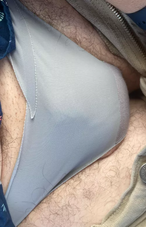 I’m going to show you what I’m wearing while I’m driving 