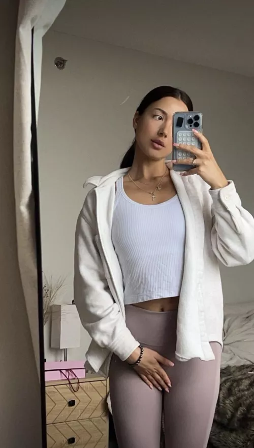 Im skinny but atleast im natural and not fake 