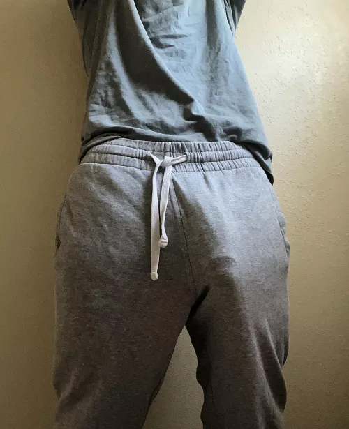 It’s gray sweatpants season 