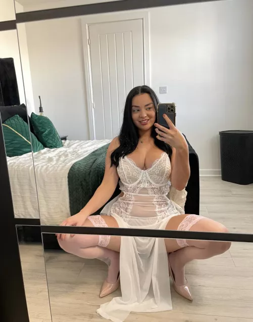 let me squat on your face like a good boy 