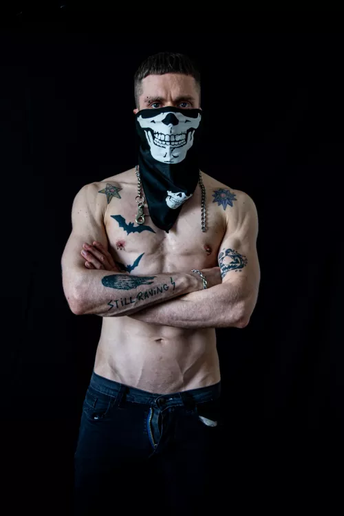 LOOKING FOR A HOLE, I DON'T CARE WHO IT BELONGS TO