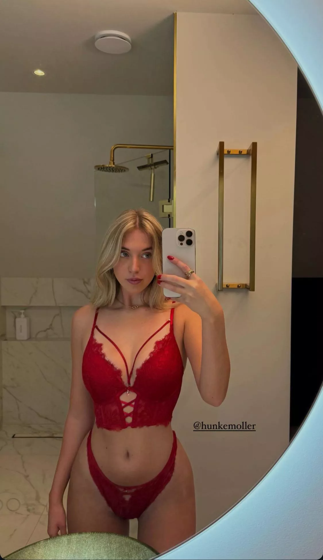 Noa maureen red lingerie