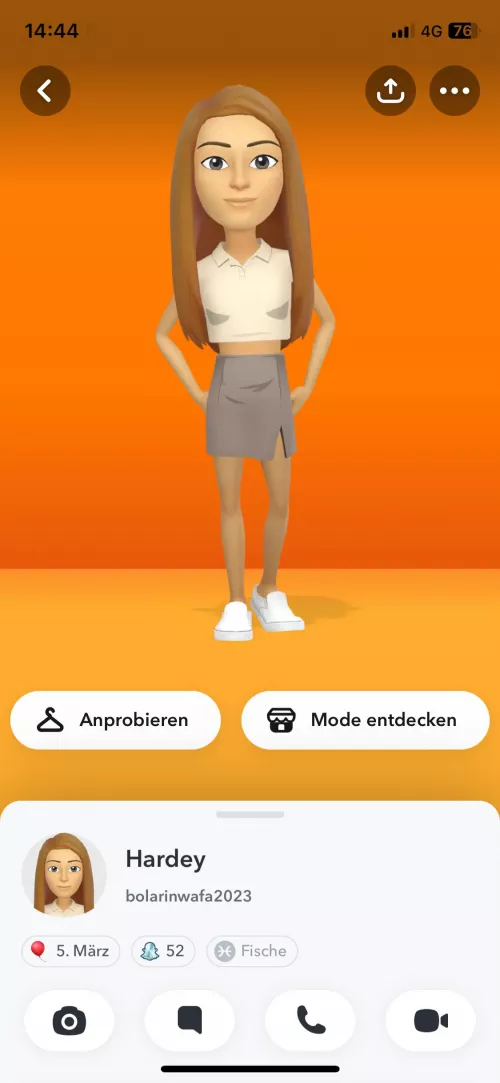 She sends nudes for free