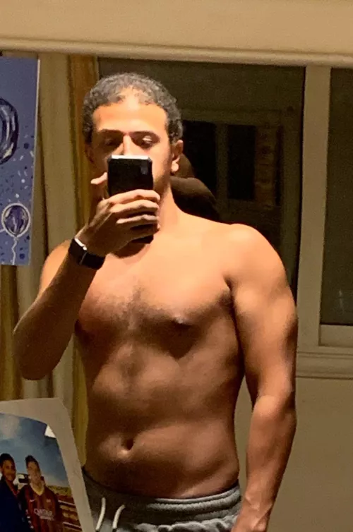 Single male(24) in Germany, looking to hookup. Hmu on kik: omarwael19 if interested