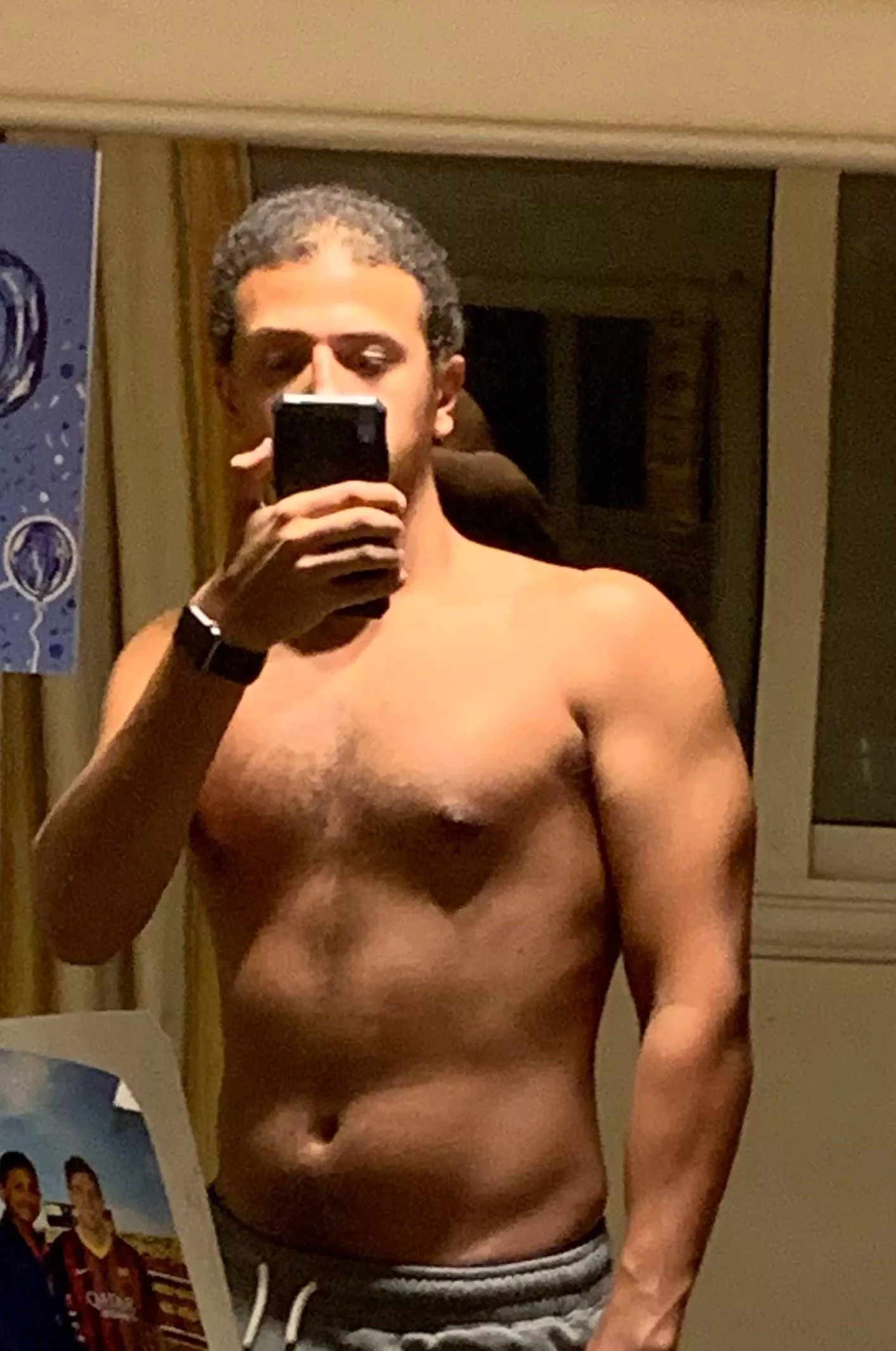 Single male(24) in Germany, looking to hookup. Hmu on kik: omarwael19 if interested