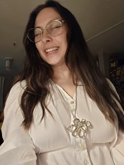 To the guy who bought me a dildo and then disappeared- it's coming in the mail tomorrow 🤭