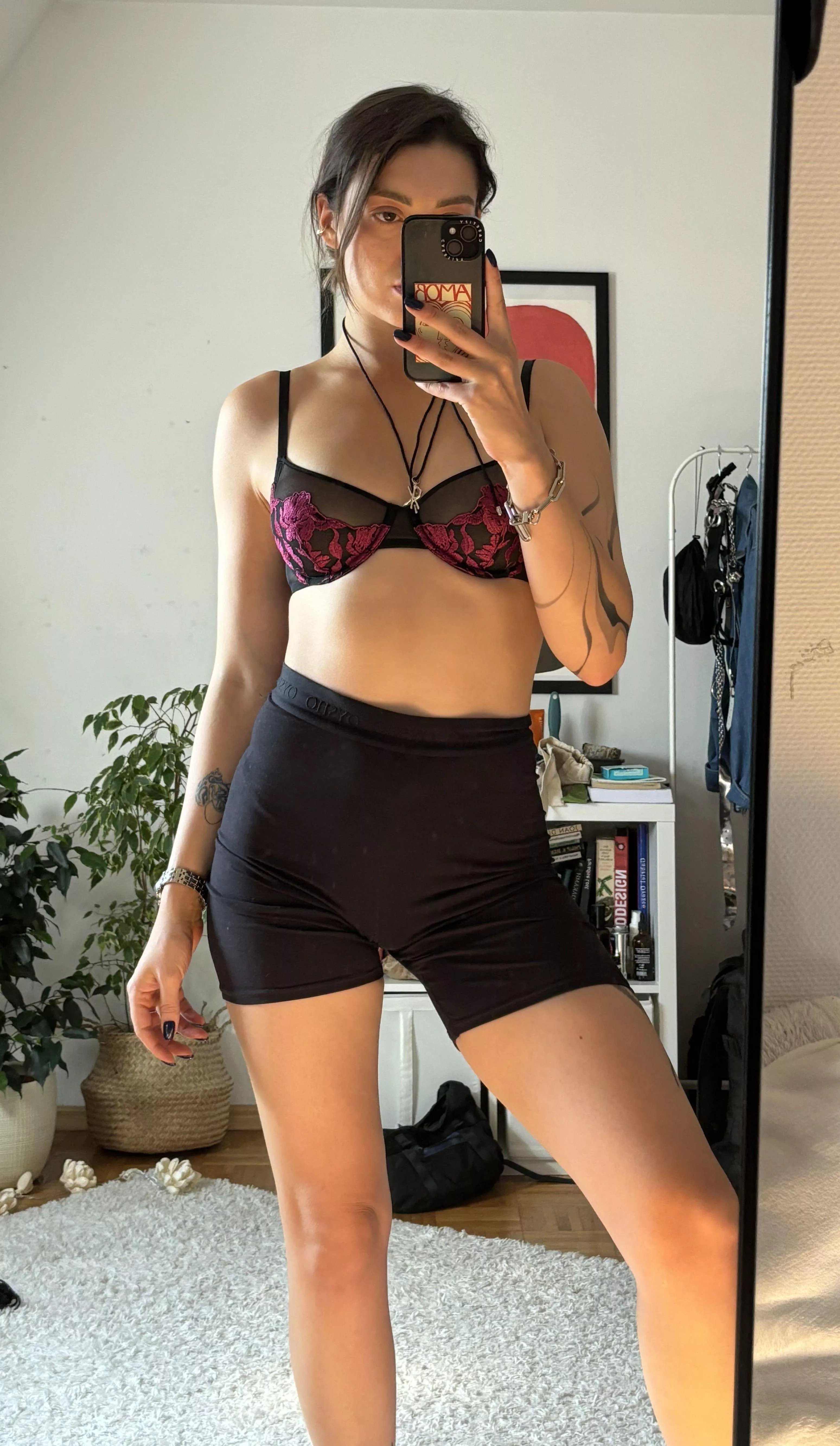 We all love a good mirror selfie right