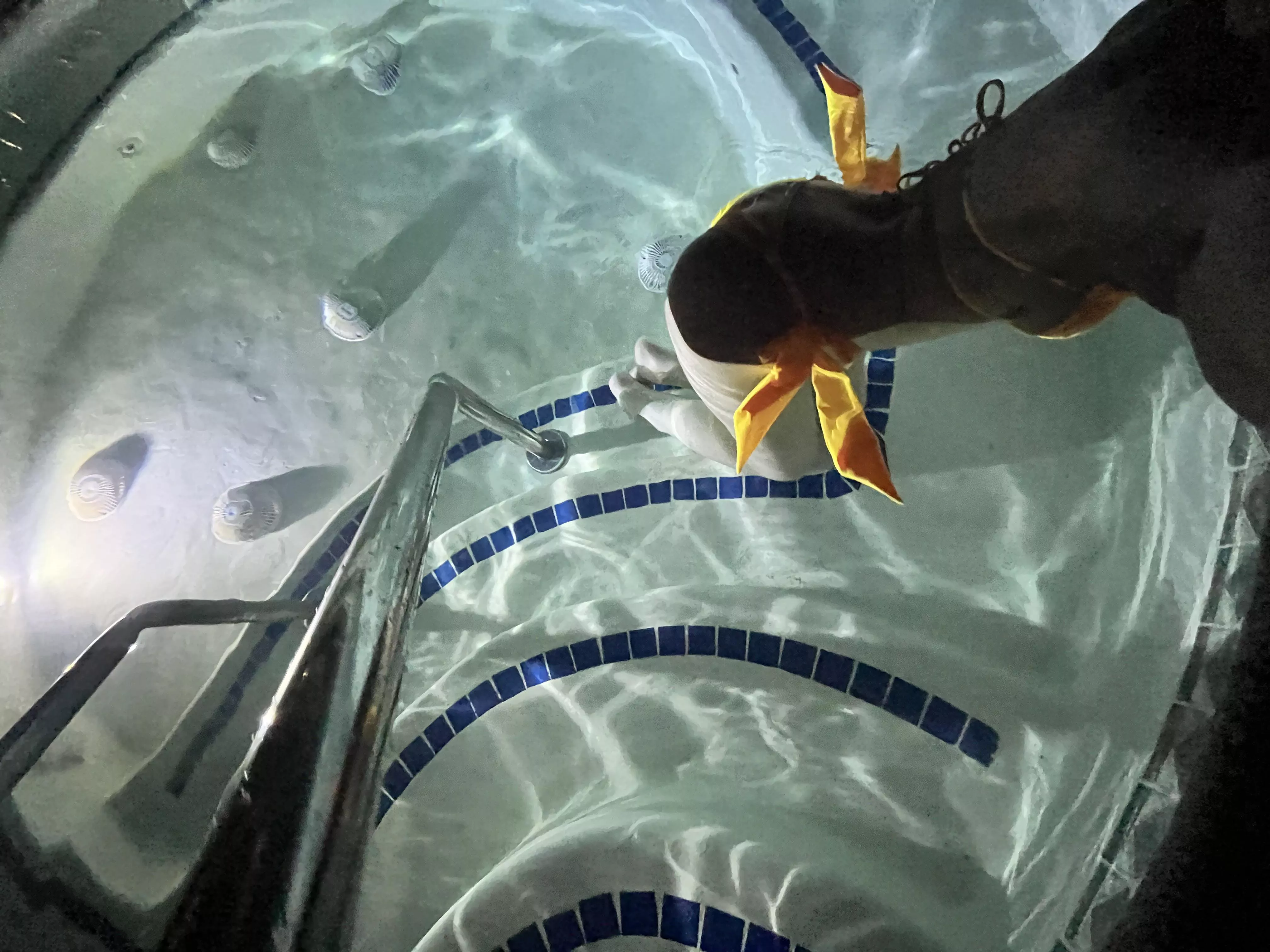 We both gladly agree that your paycheck in my pockets is a worthy investment 🌀💛