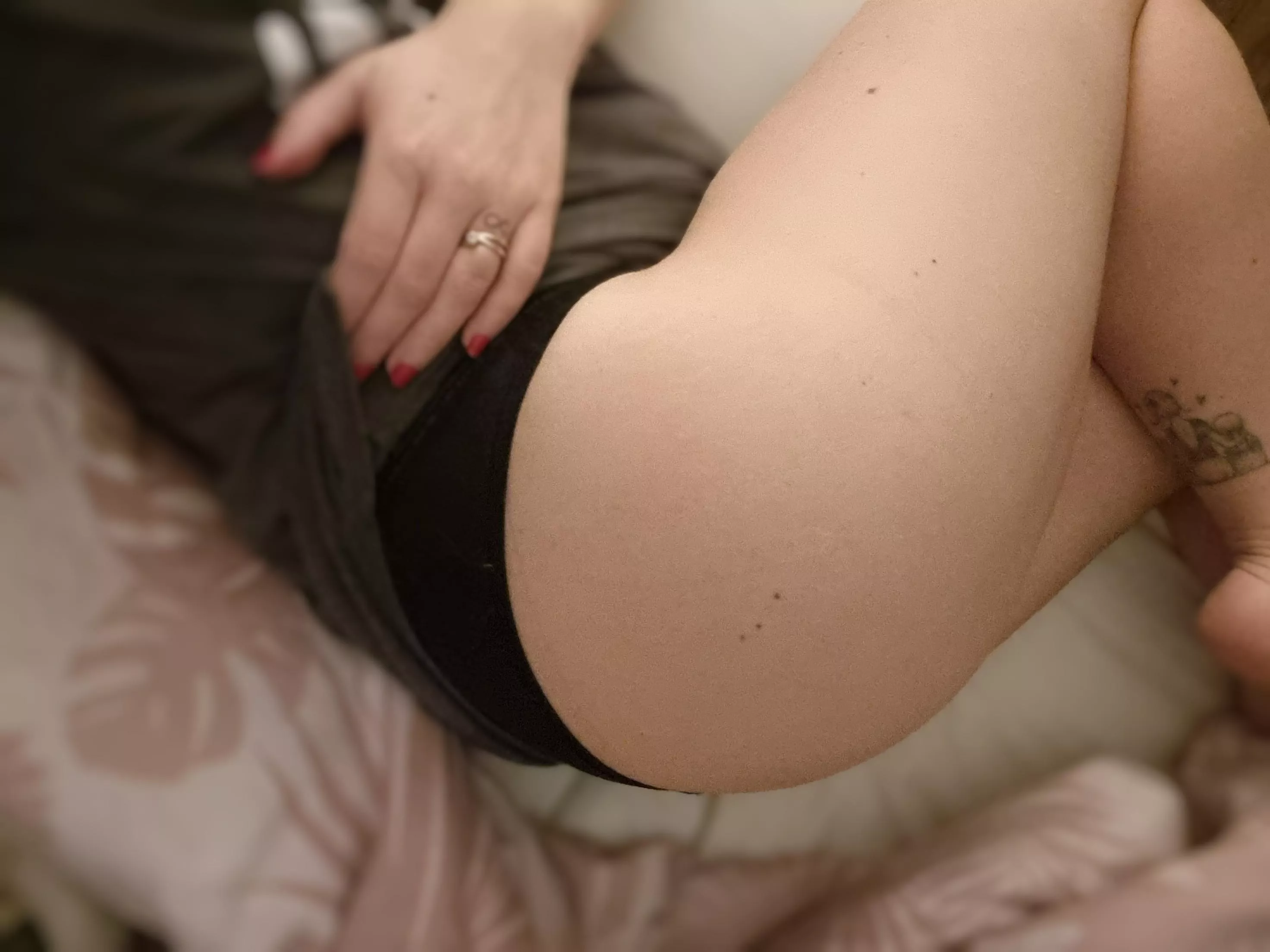 What do you think of my thick thighs..