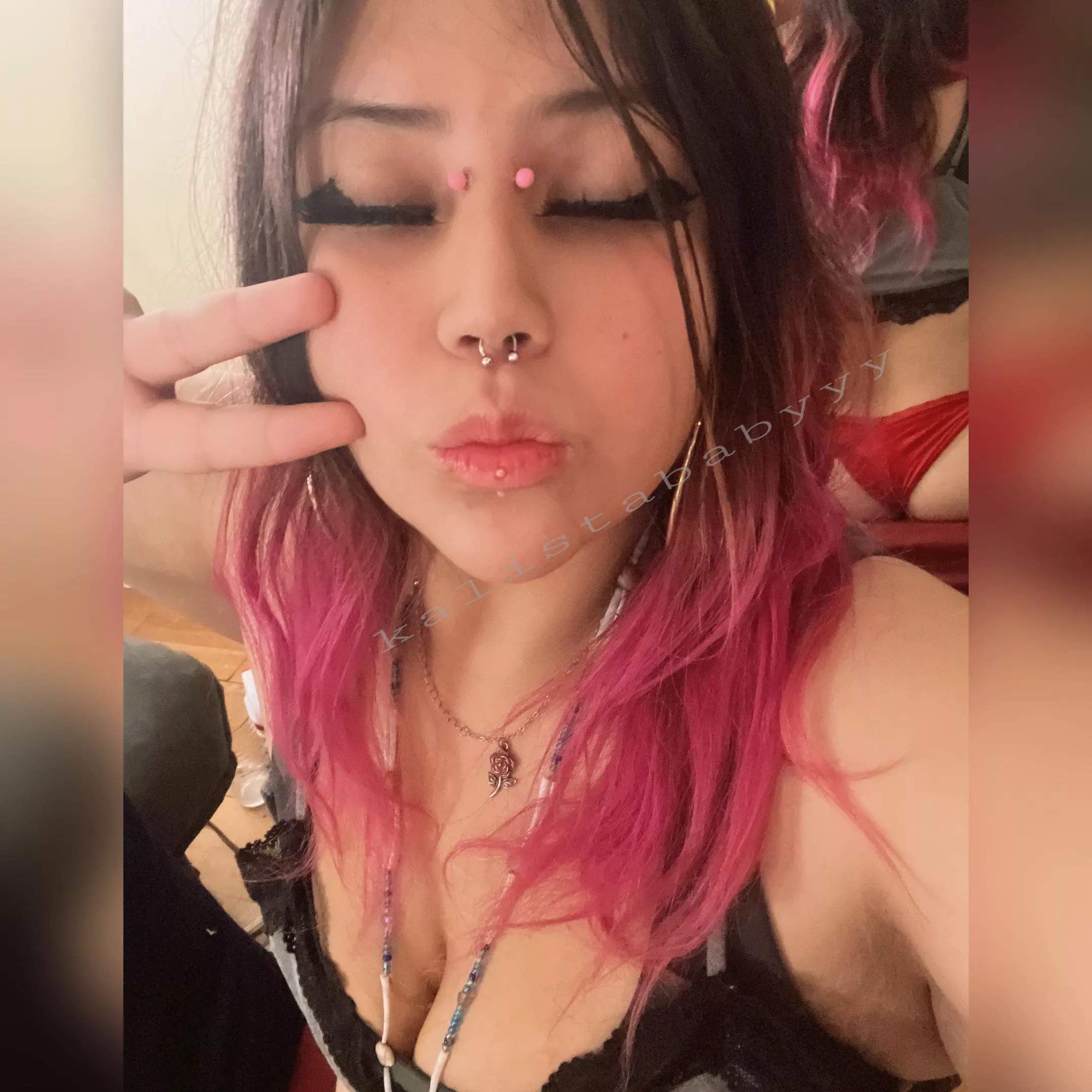 Woke up and thought I looked cute 🥰 