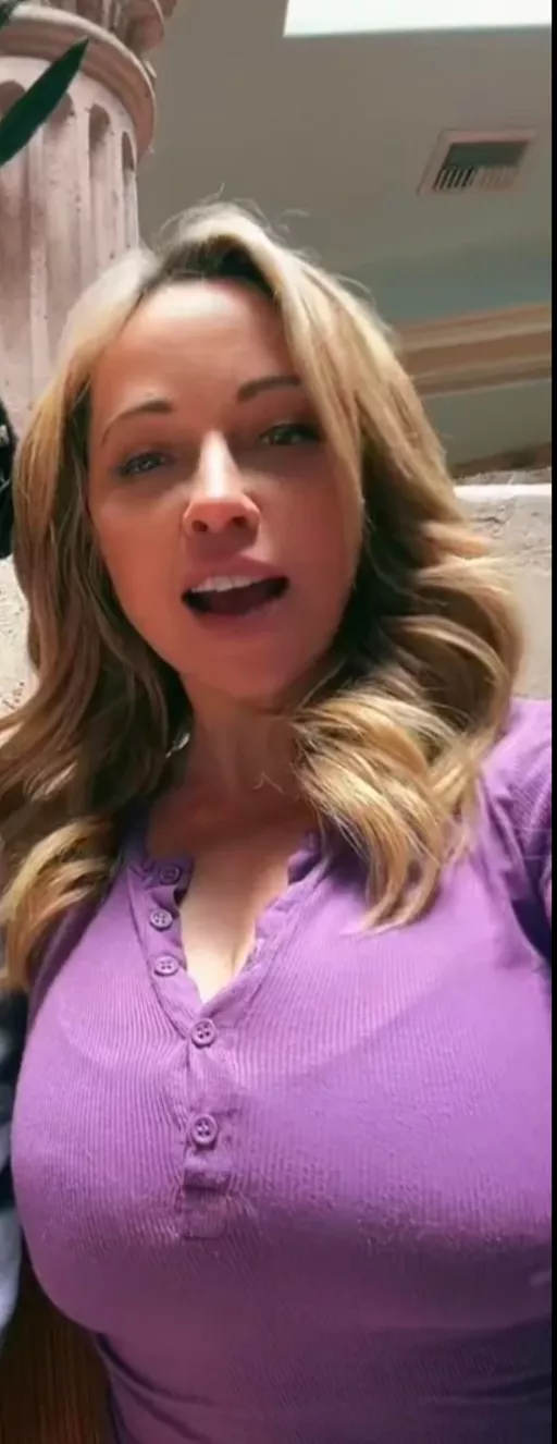 Would feel so good titty fucking and nutting on her tits