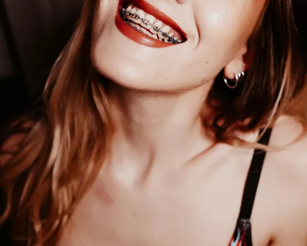 You’re going to have a bright red cock after this 💄