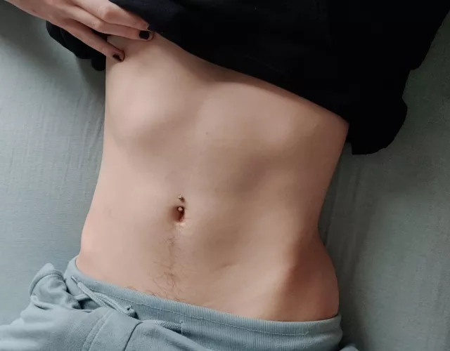 19NB zondagmiddagen alleen doorbrengen is ook maar spijtig, wie helpt mijn slutty ass ;)