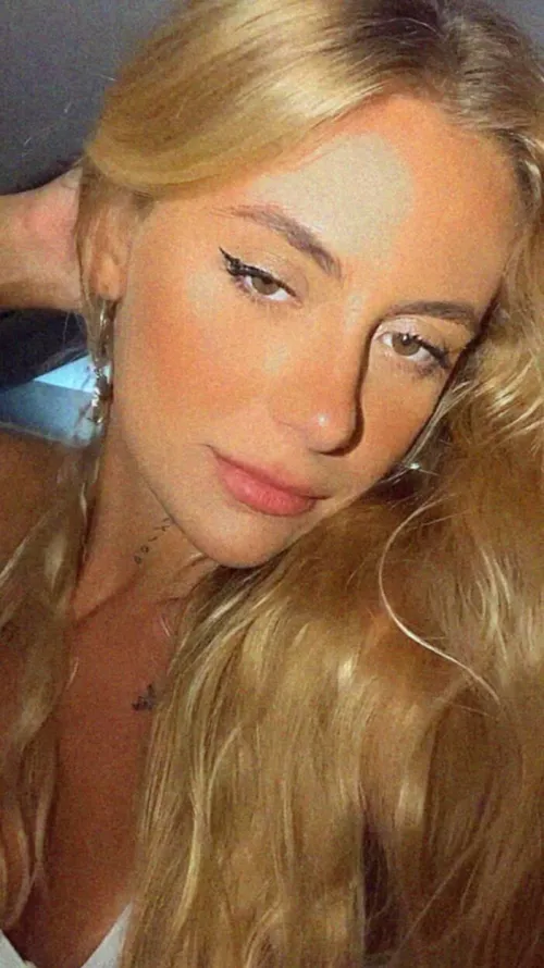 21 [F4M] I can be your slut over the weekend