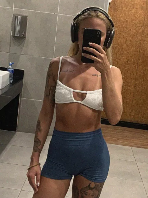 21 [F4M] It’s nearly the weekend, looking for Georgia dad to satisfy my sensual needs