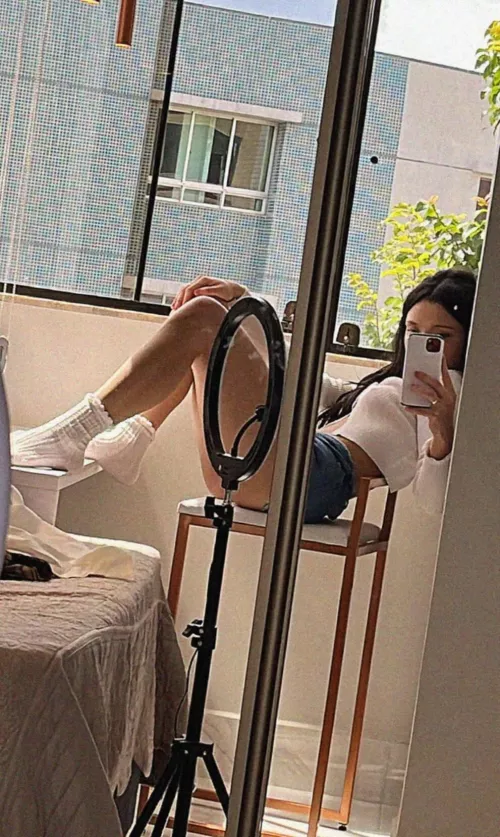 21 [F4M] #missoula.. seeking a sneaky chat partner