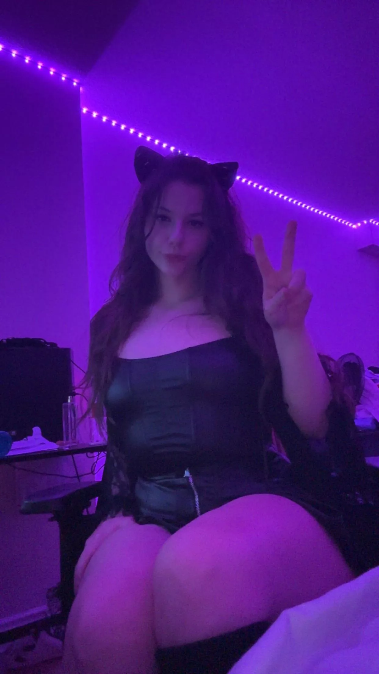 Black cat girls..? 🫣🐈‍⬛ 