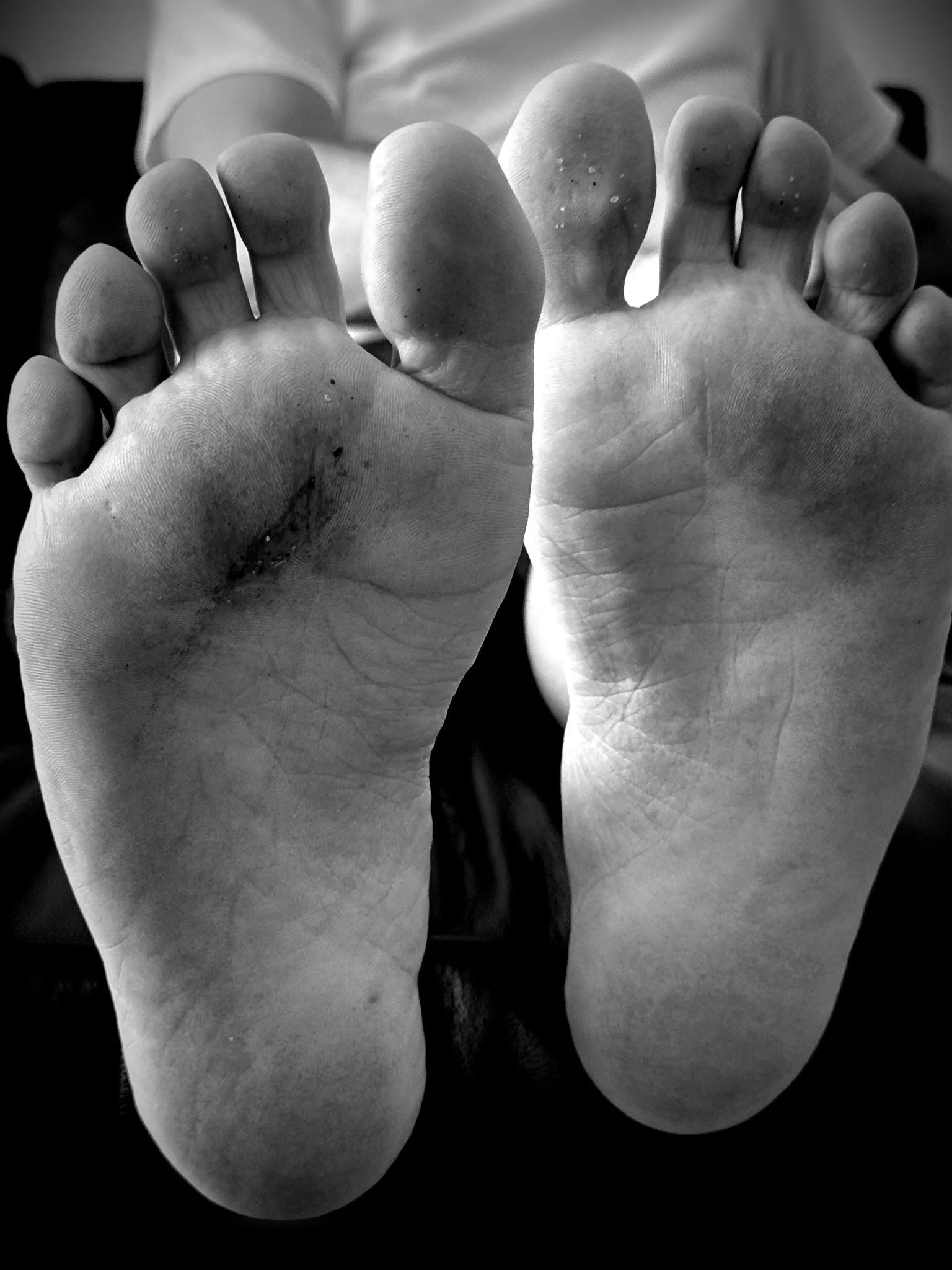 Clean them now! 👅🦶🏻