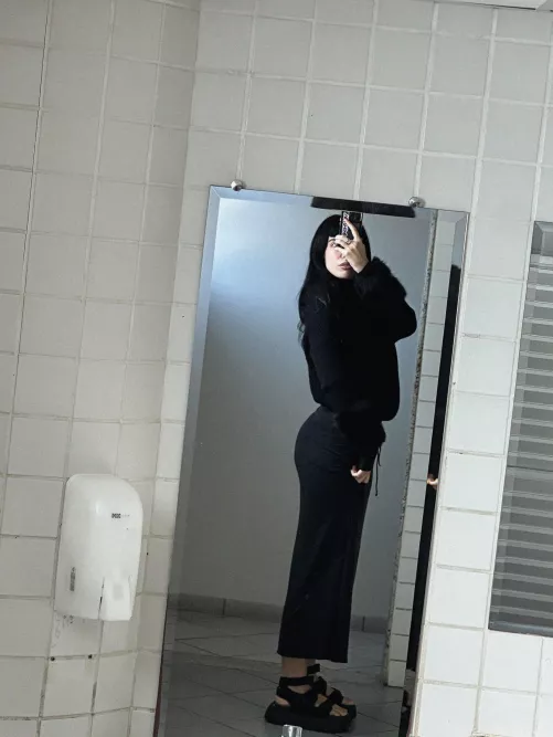 Daring you to look away.. I know you cant 23f