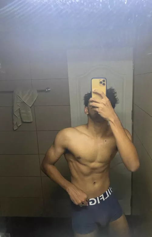 Dm me ladies and hotwives 