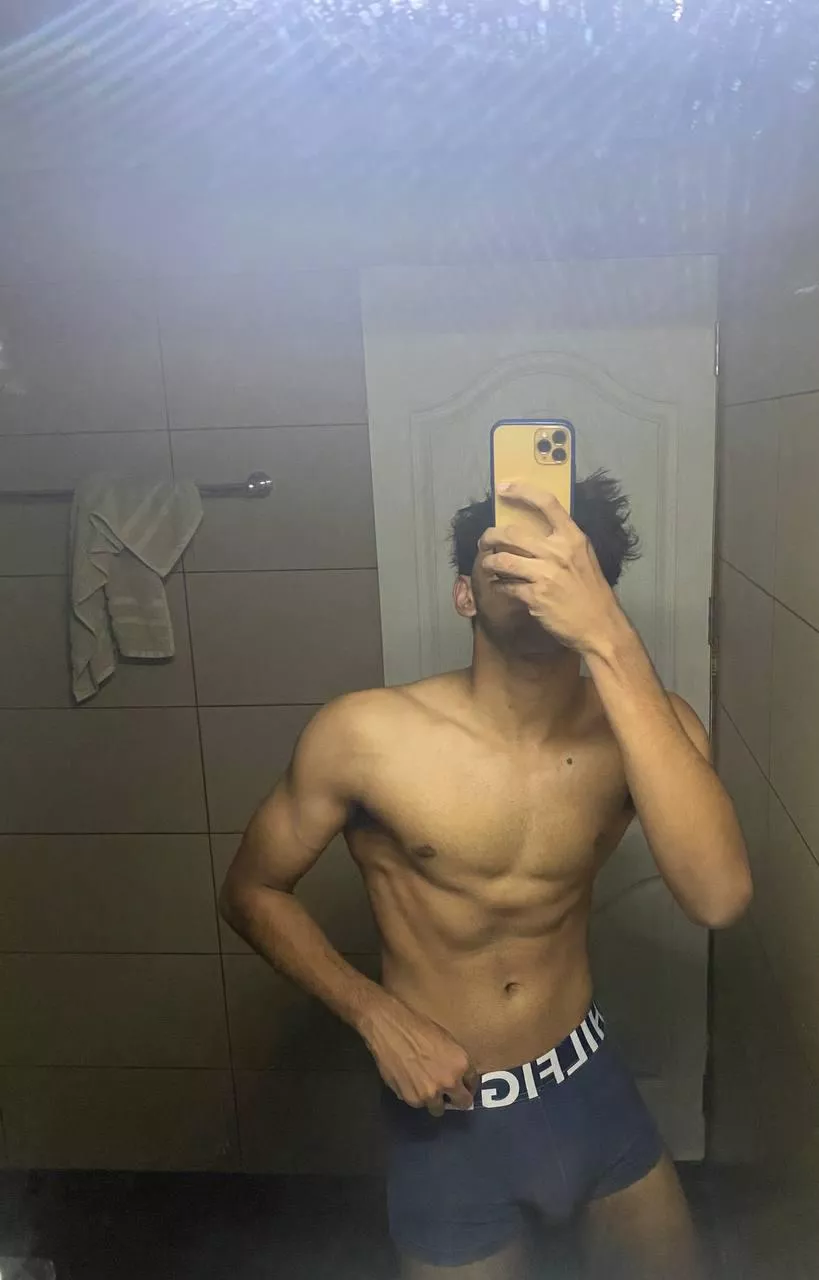 Dm me ladies and hotwives 