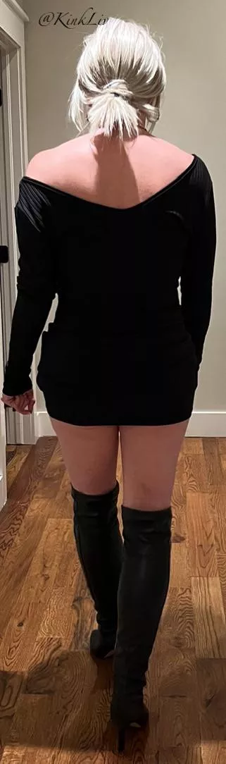 Don’t let this gilf walk away without a cream pie 