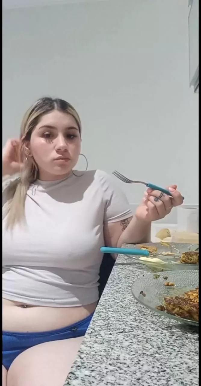 Eating my doubles plates 🤪