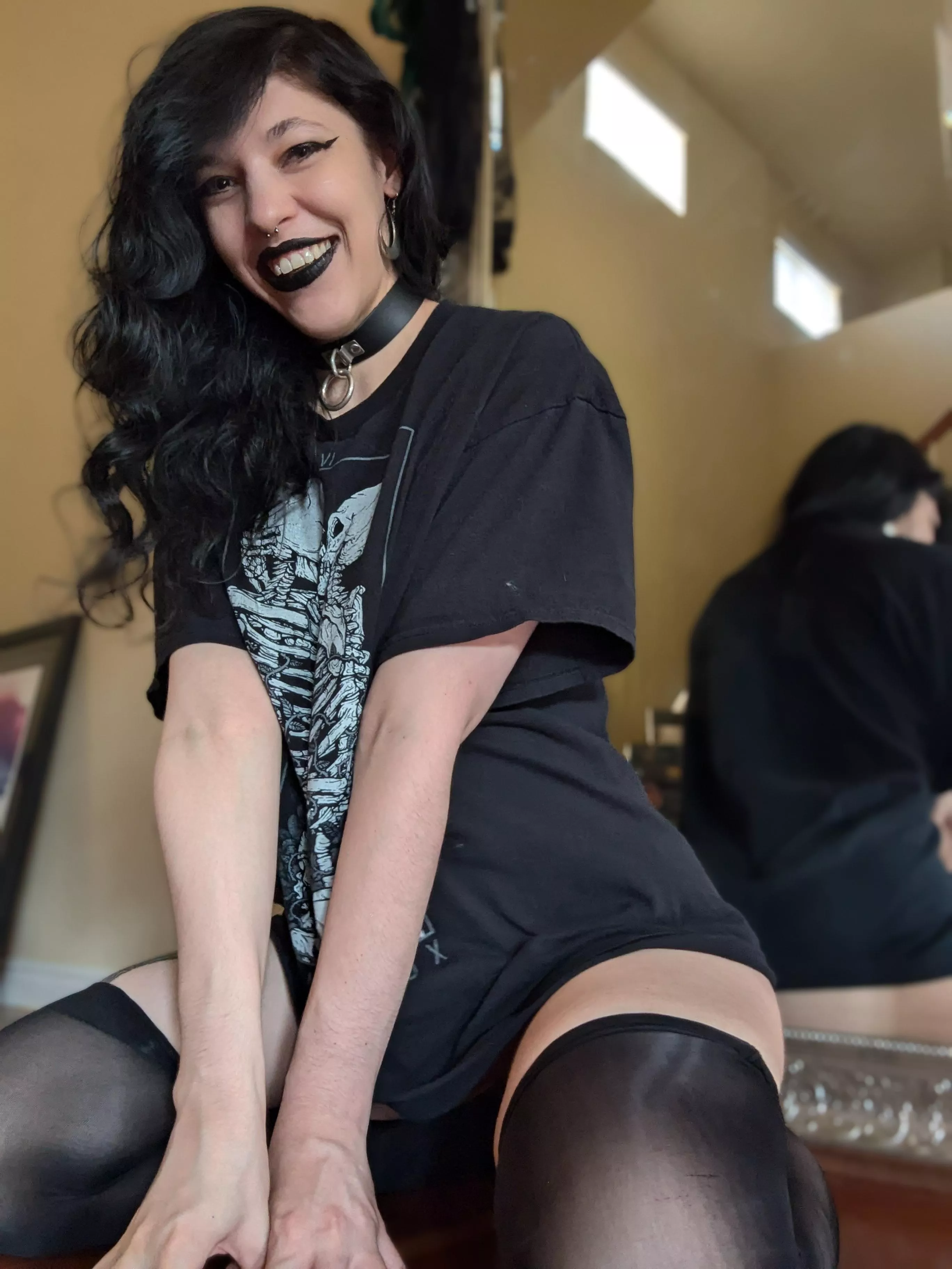 First post! Happy Wednesday 🖤