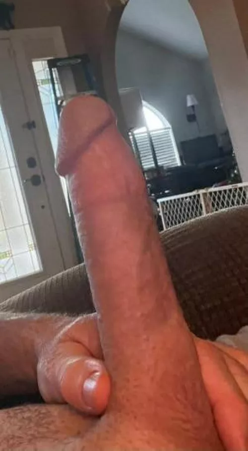 Fit straight guy looking for nice GH to visit today.  PM me if interested in hosting.