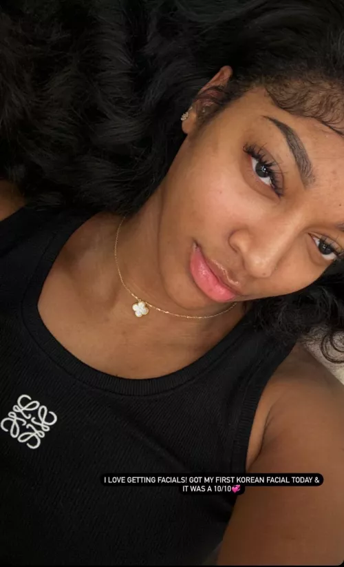 Gonna try to post her sexy ass every day 