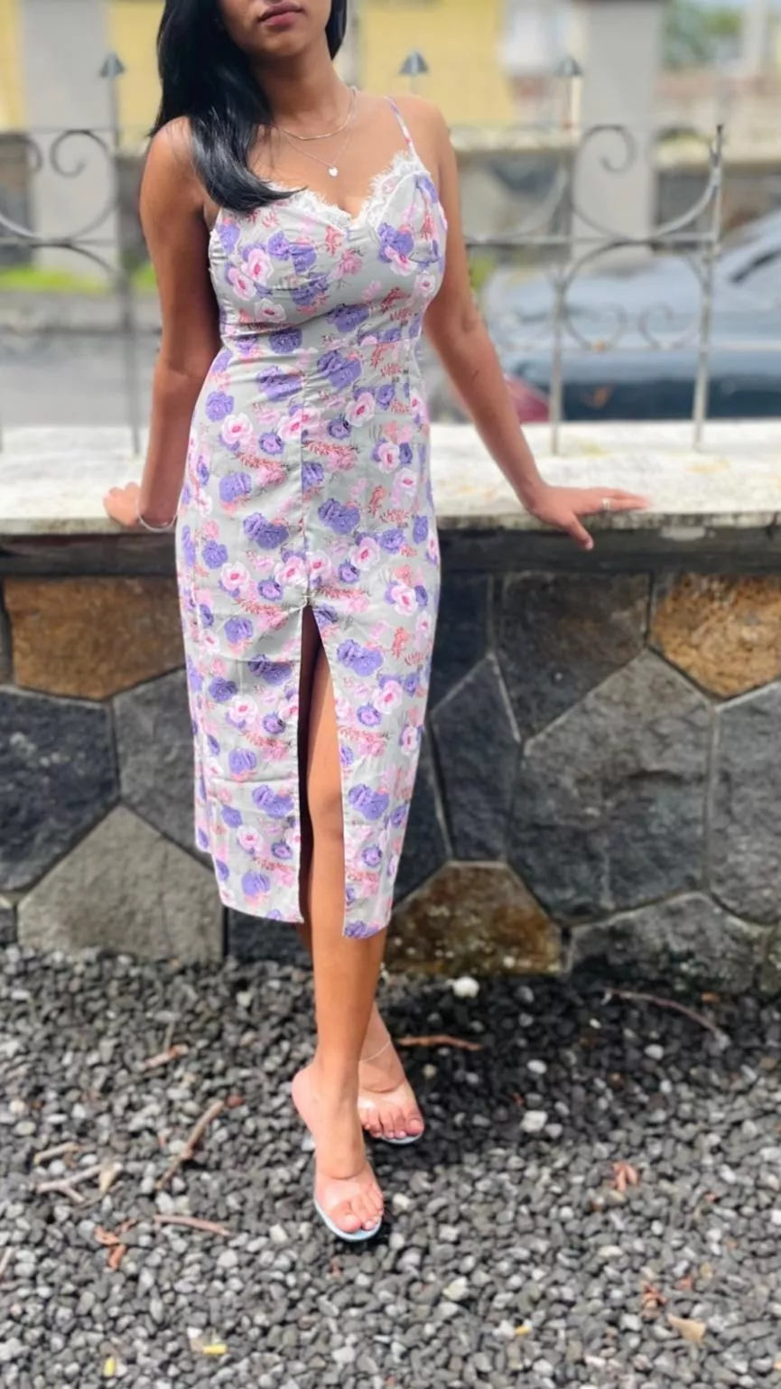 Hello reddit. Maya here, looking to meet some attractive couples and gorgeous ladies who know how to keep things exciting. Let's see where this takes us!!