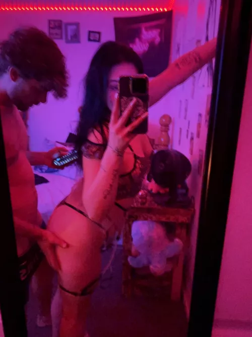 Hit us up we’re available and horny! We verify!