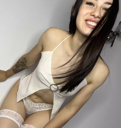 I got a smile on my face when I know Im gonna get some dick from you