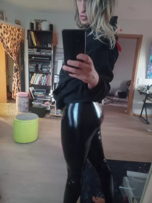 I just bought these latex pants, do they fit me?