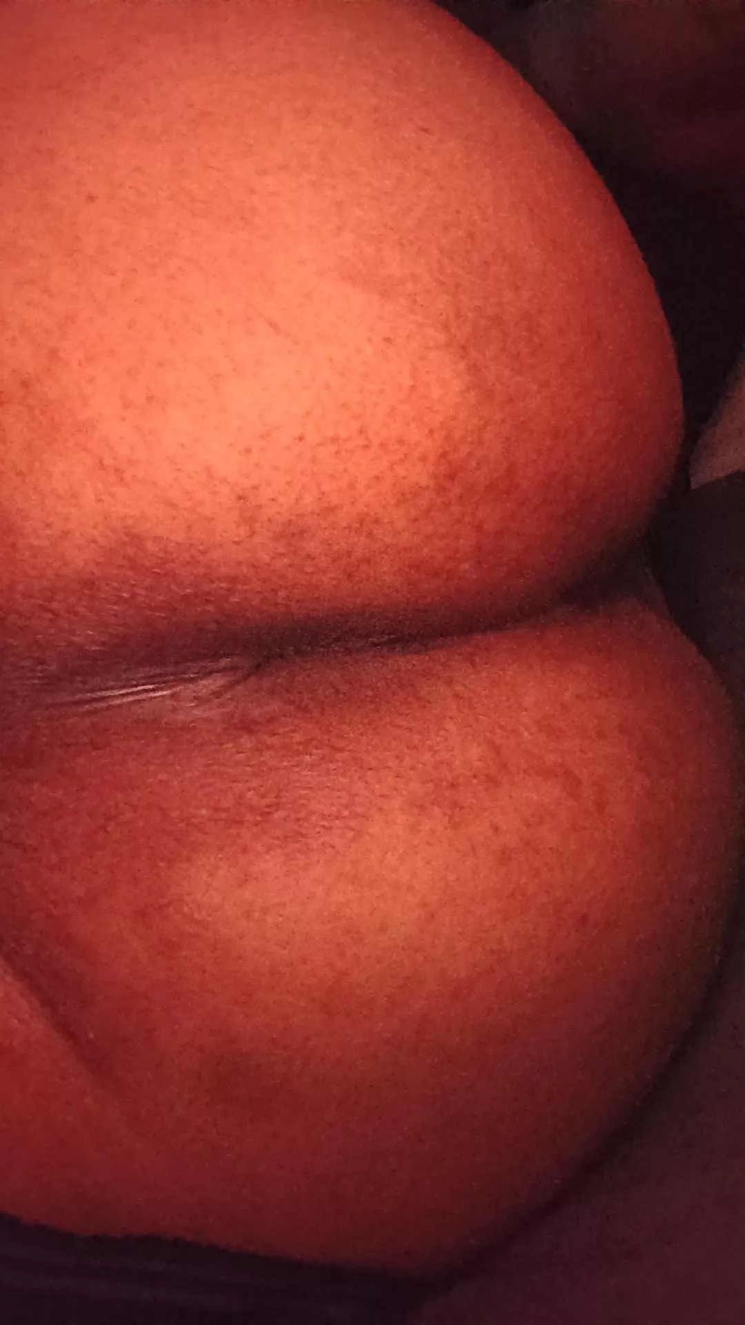 I need a big boy😜, who likes cake 🤭