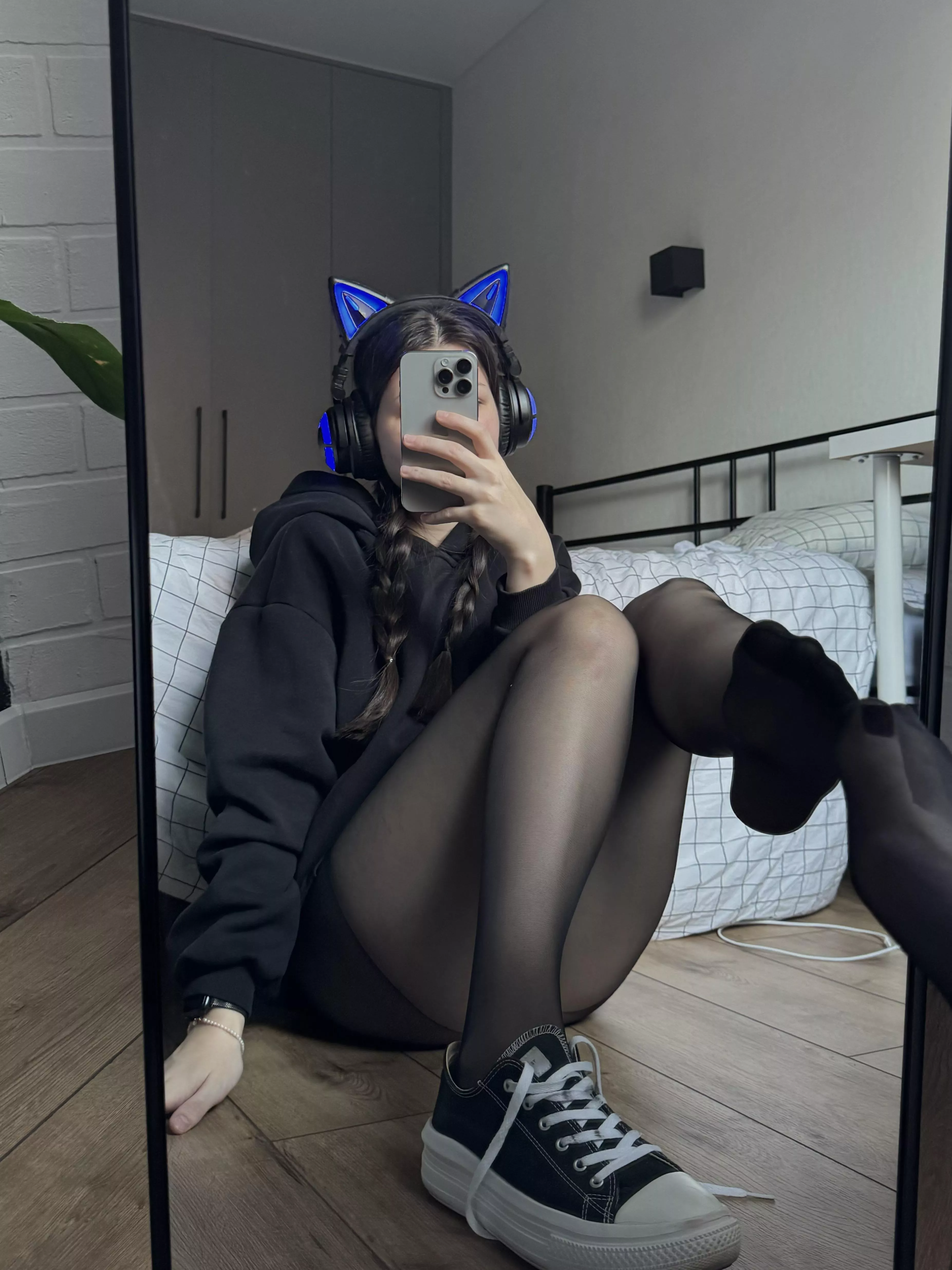 i’m a gamer cat xD