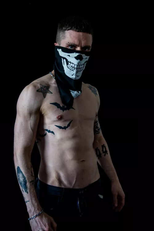 I'm going to fuck you with this mask so that you feel violated in secret from your partner, I don't care if you are a man or a woman.