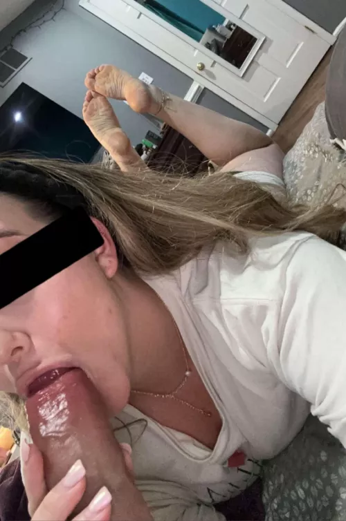 Just taking a break from getting ready for a party to have some fun 🤭