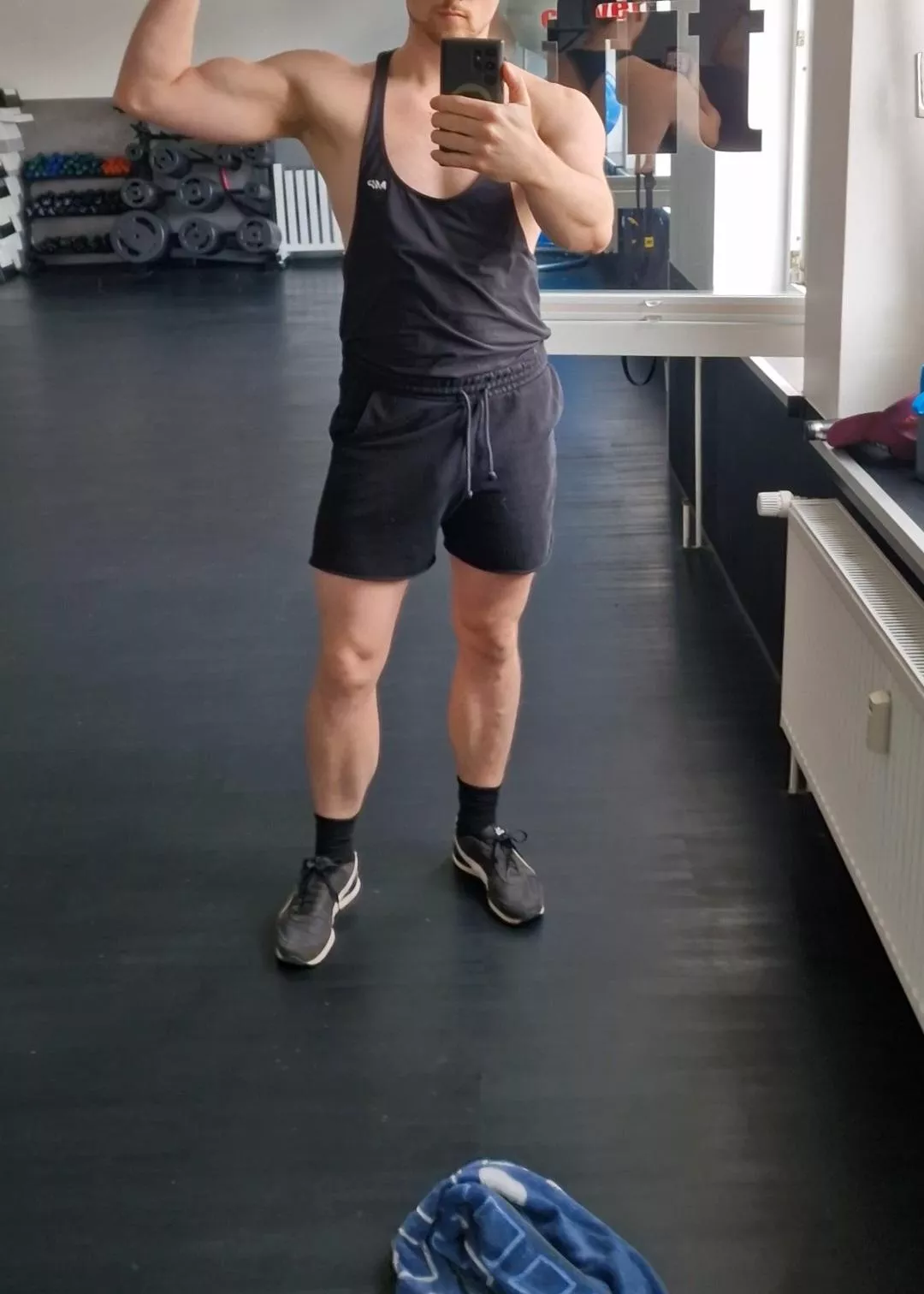 Looking to get sucked outside when walking the dog. 1150.