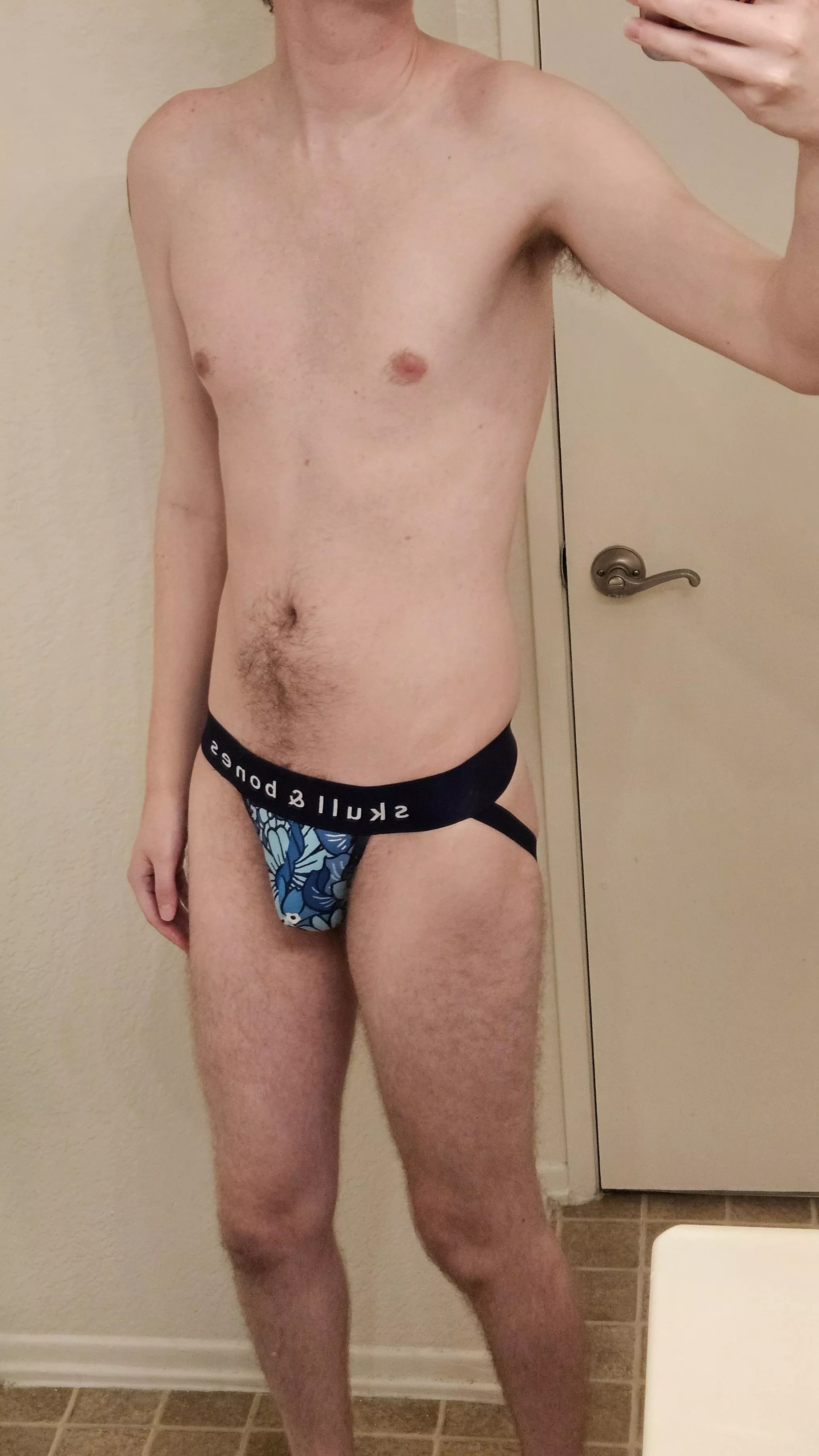 Love wearing this strap under a pair of tight shorts, you never know who might catch a glimpse 