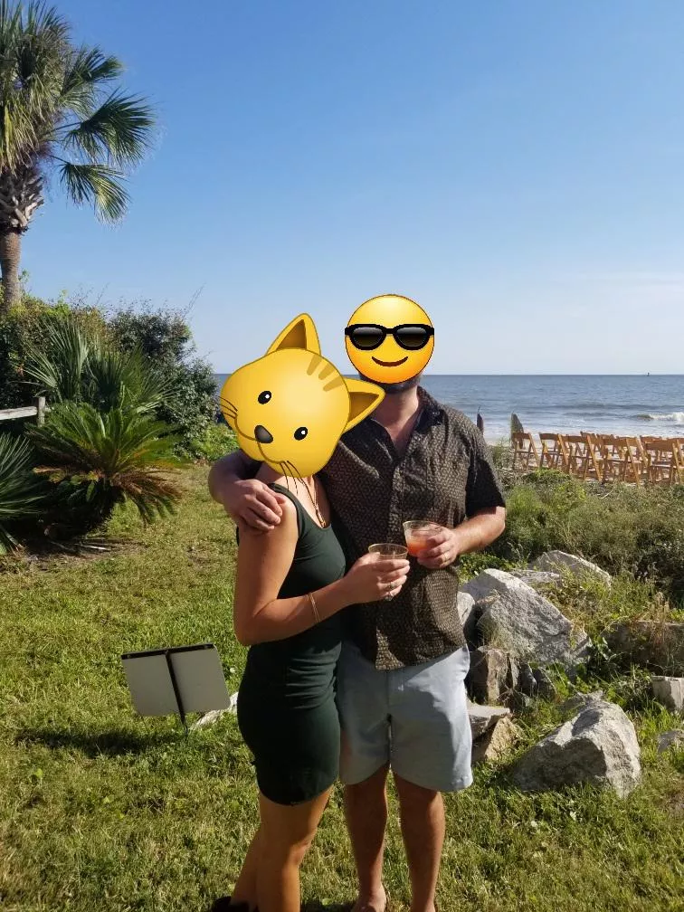 Northern Macomb County Couple looking for kinky daytime adventures. 