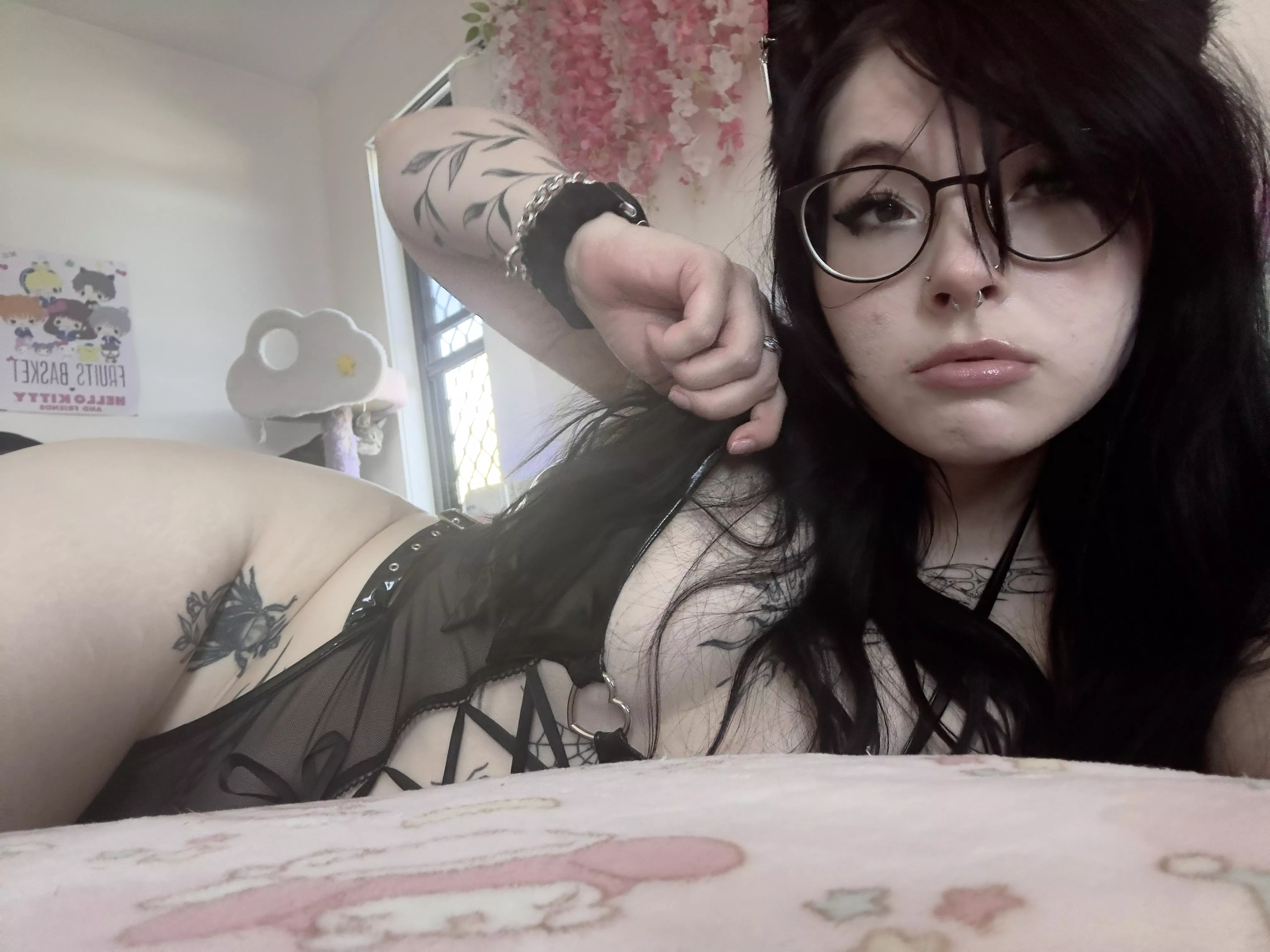 Purring for you master 