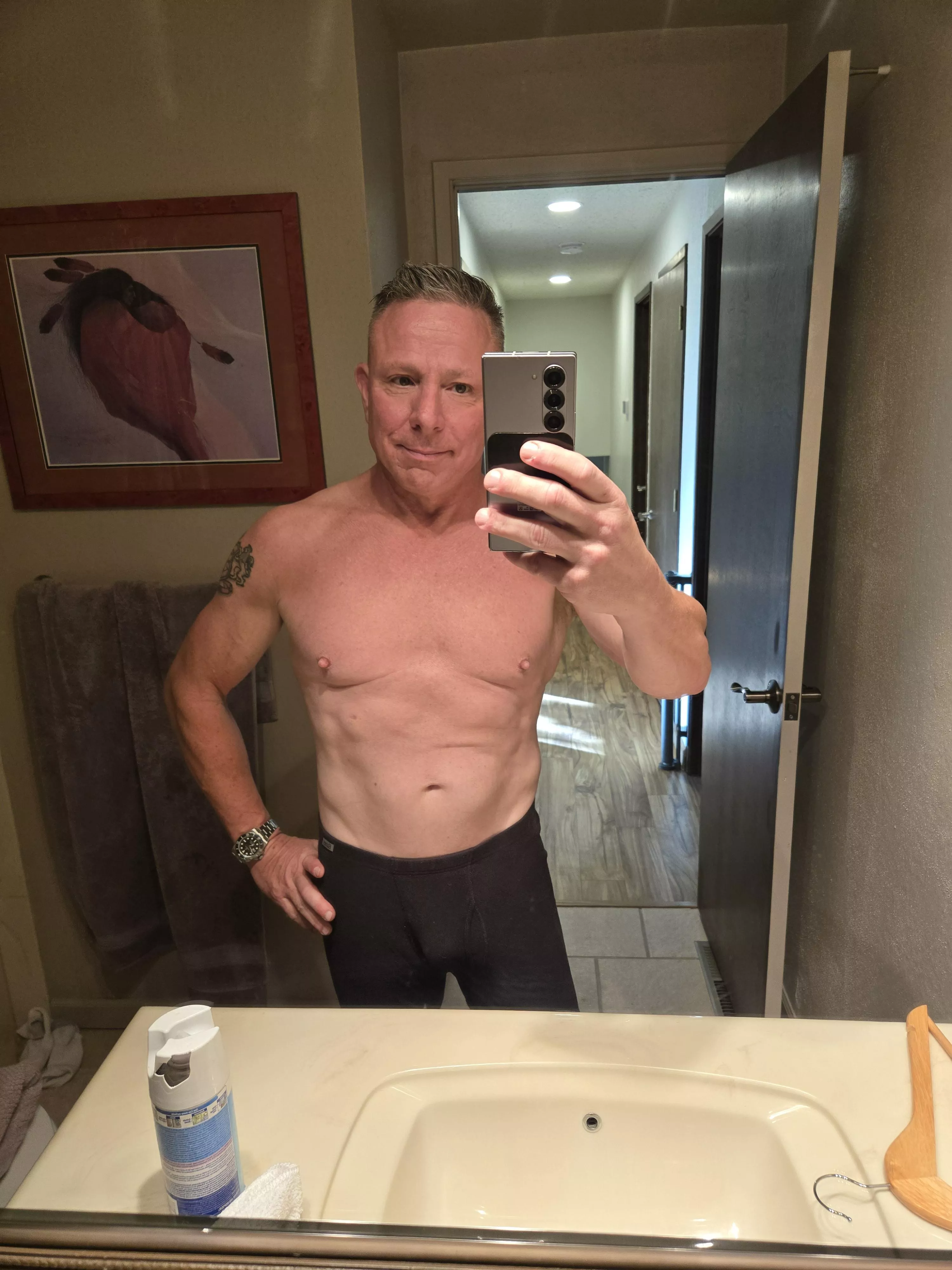 Recently divorced (not my choice) looking for local woman to chill axxx.