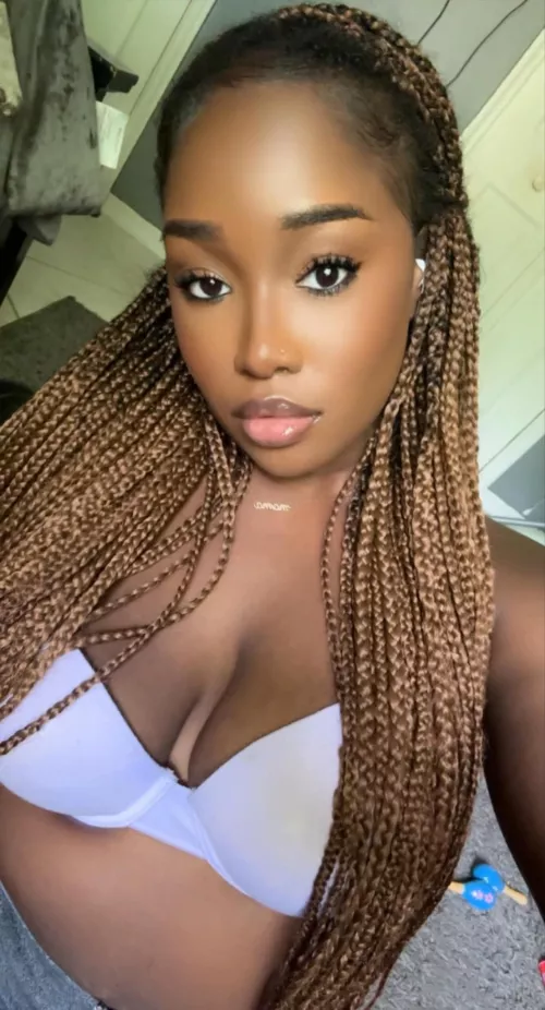 [SD or GFE] - vidcalls, custom vids+pics & more! weekly|monthly. I verify, ask what i offer🍒