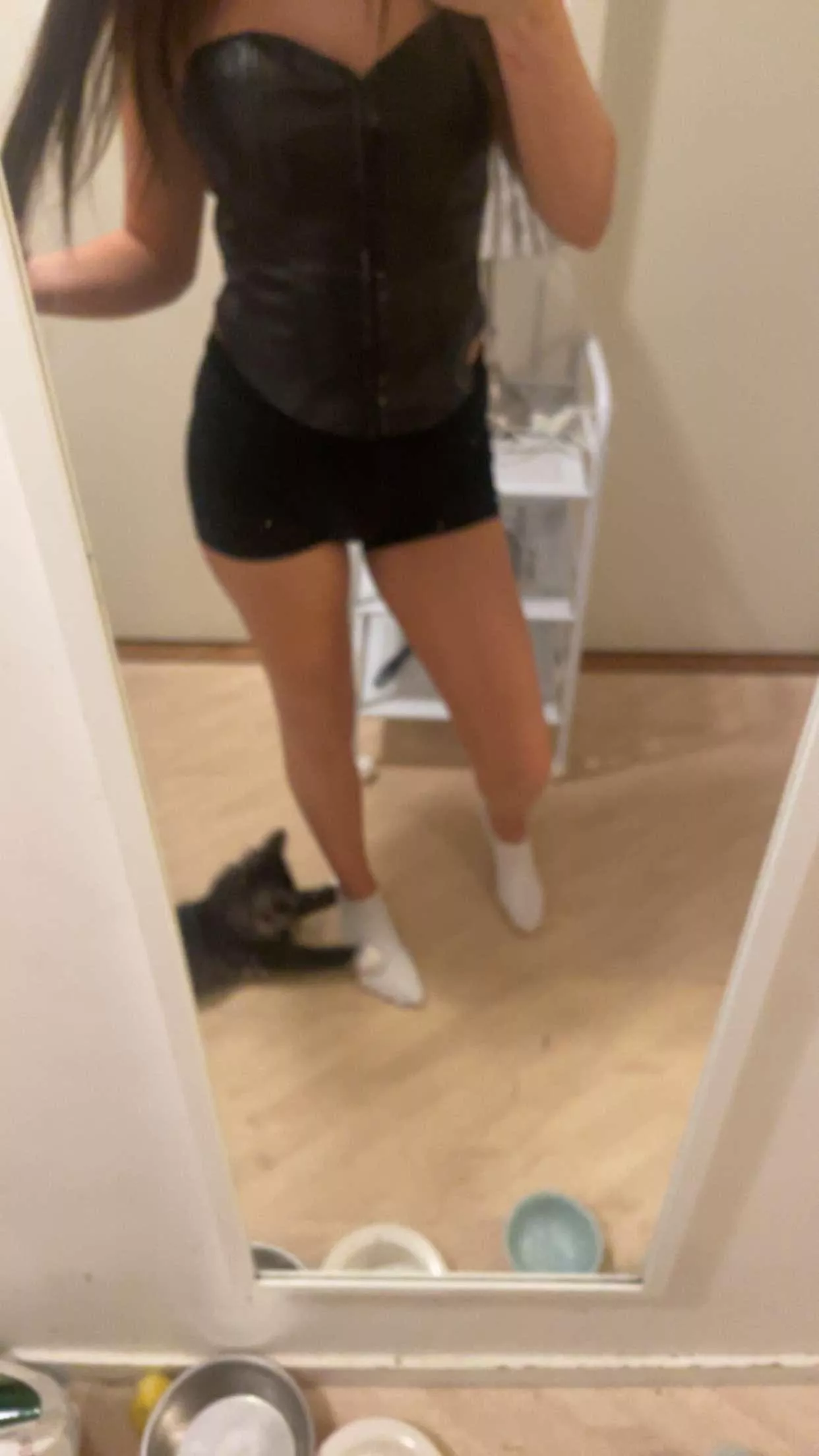 The first 300 who gives me a 👍gets a little 🎁 in the chat💕