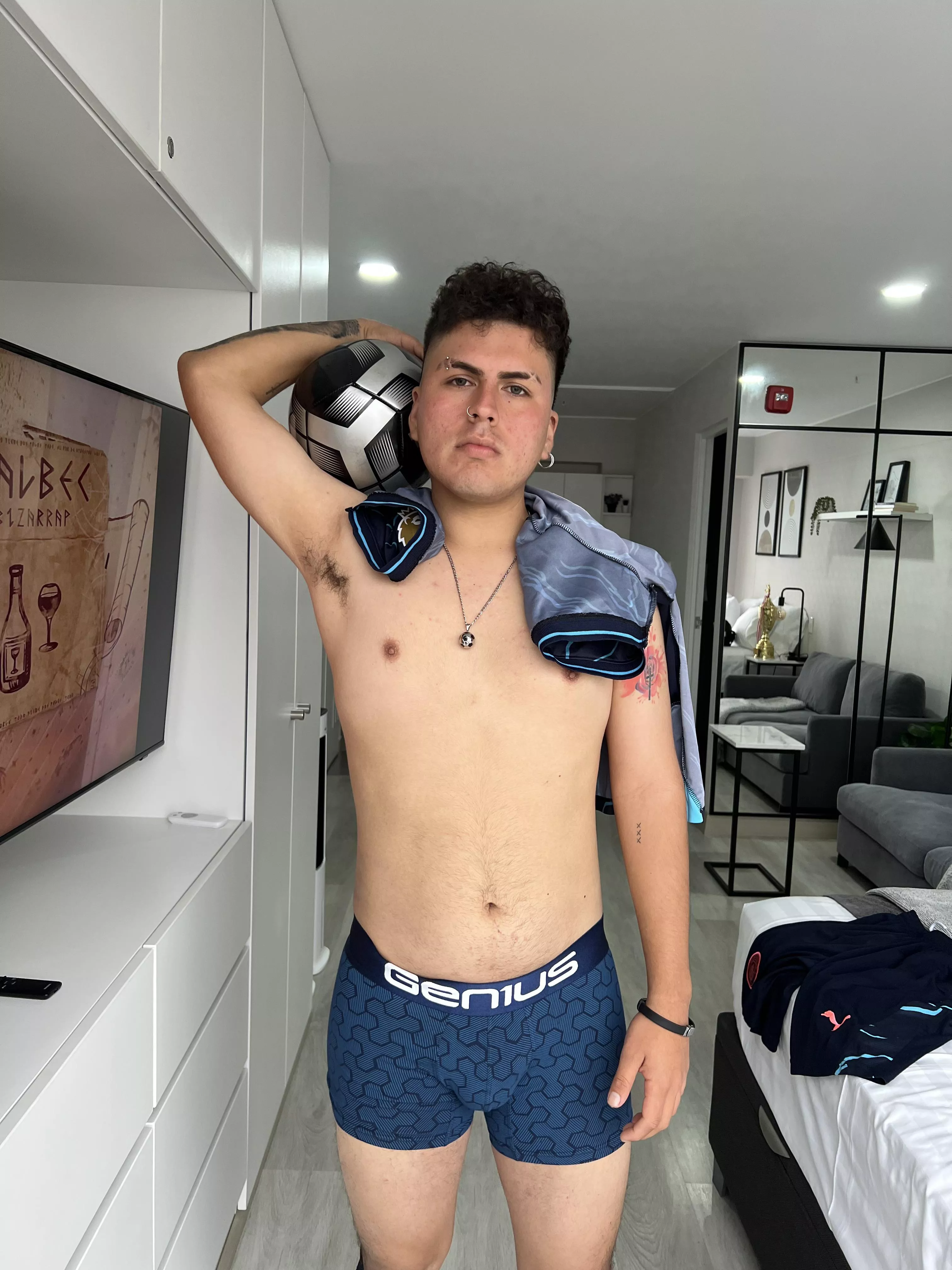 These soccer player nips need some suckin