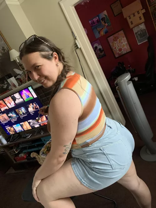 Tight jorts and Netflix