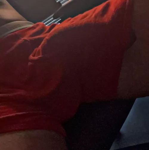 Where are the women into hung Asians 👀